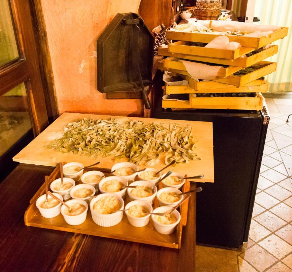 Albergo Locanda Mistral Acceglio Exterior photo